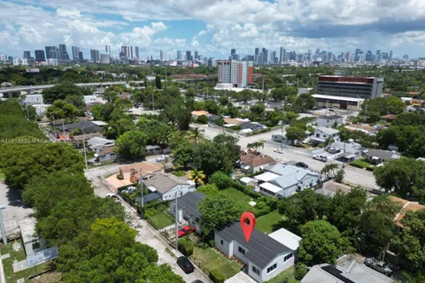 1380 NW 39th St, Miami FL 33142