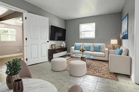 4133 SW 52nd St # 2, Dania Beach FL 33314