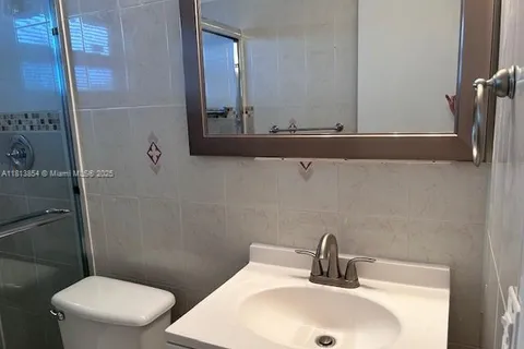 5050 Bayview Dr # 20, Fort Lauderdale FL 33308
