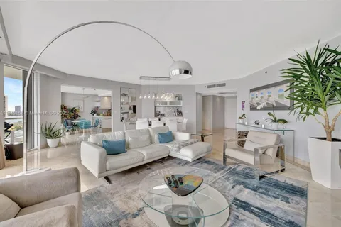 7000 Island Blvd # 1701, Aventura FL 33160