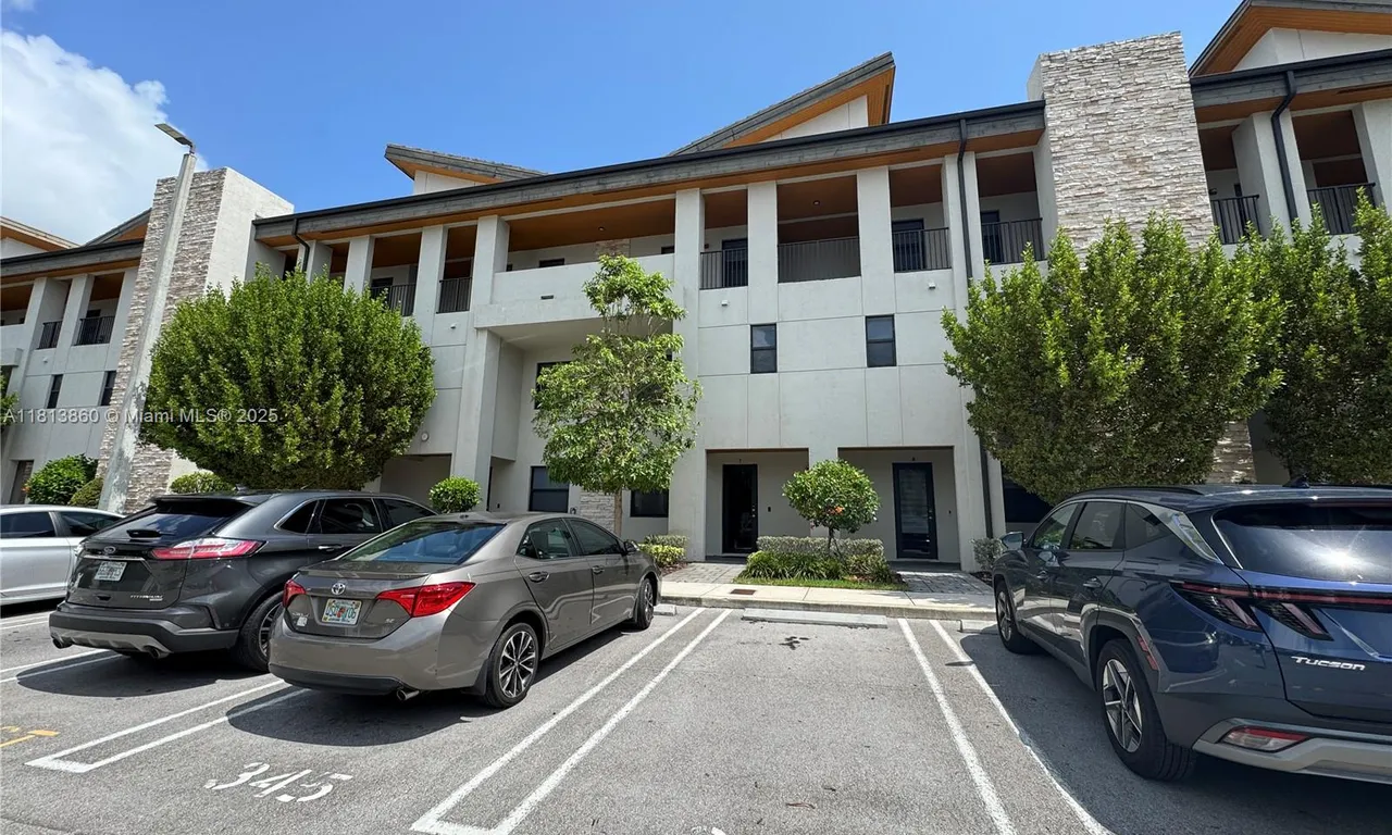10419 NW 82nd St # 7, Doral FL 33178