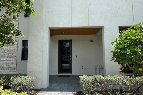 10419 NW 82nd St # 7, Doral FL 33178