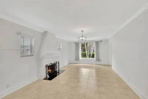 276 NE 90th St, El Portal FL 33138