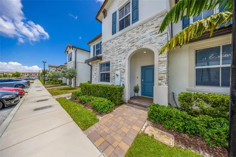 2327 NW 122nd Ter # 2327, Miami FL 33167
