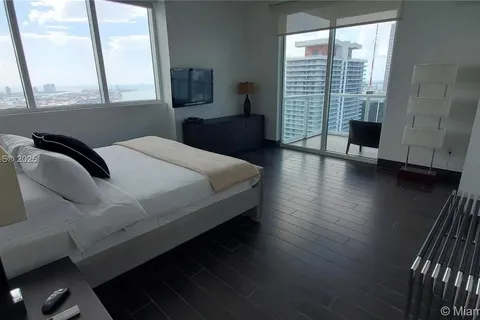 253 NE 2nd St # 4808, Miami FL 33132
