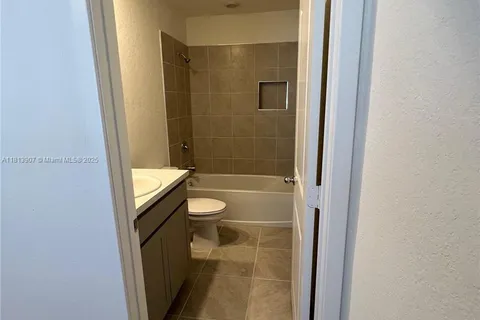 326 NE 1st Dr, Florida City FL 33034