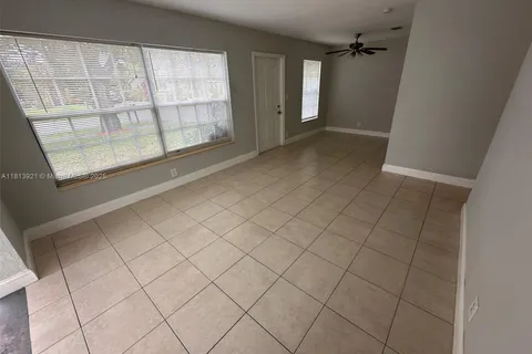 3231 NW 18th Ct, Lauderhill FL 33311