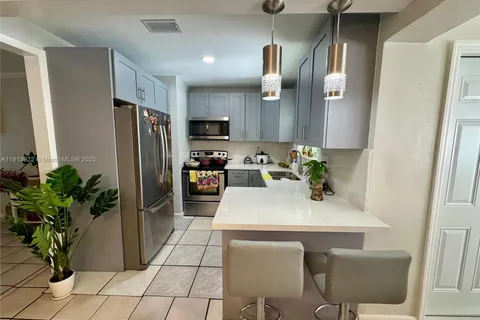 421 SW 31st Ave, Fort Lauderdale FL 33312