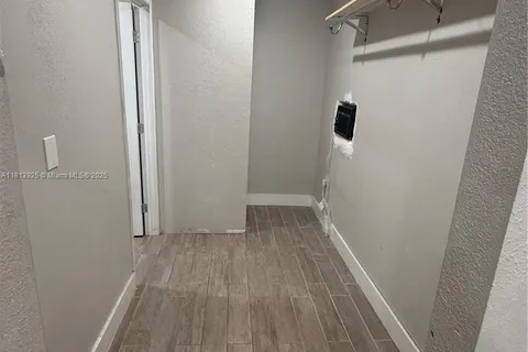 5660 Allen St, Hollywood FL 33021