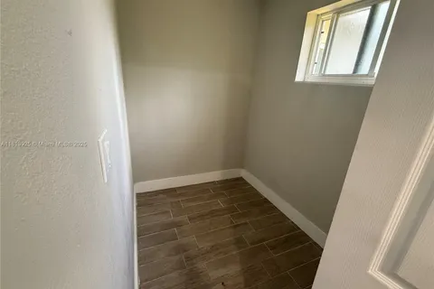 5660 Allen St, Hollywood FL 33021