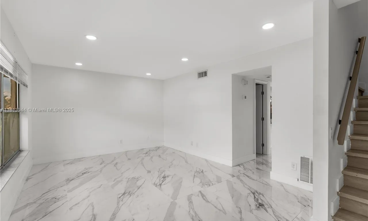 4162 SW 65th Ave # 84, Davie FL 33314