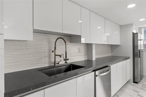 4162 SW 65th Ave # 84, Davie FL 33314