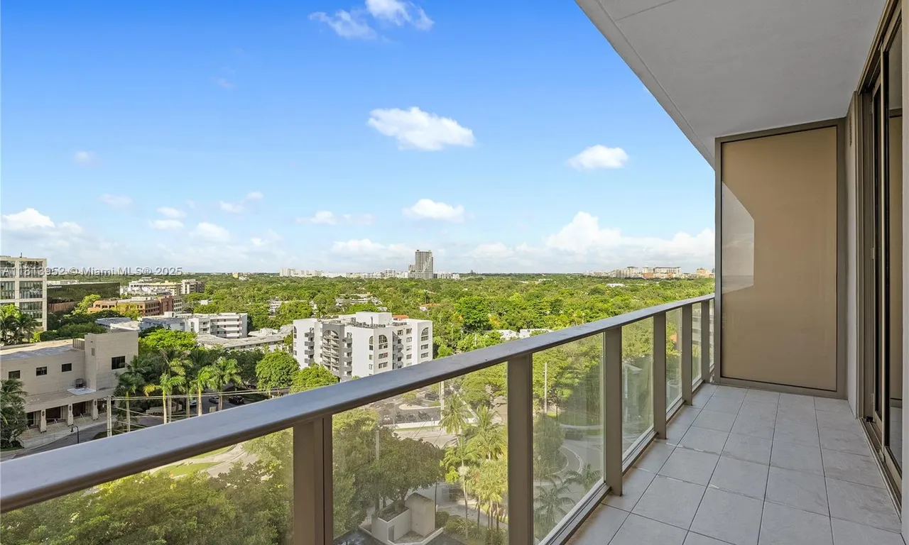 2678 Tigertail Ave # 909, Miami FL 33133