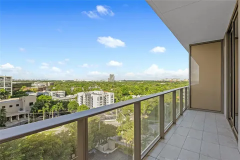 2678 Tigertail Ave # 909, Miami FL 33133