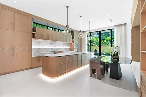 4010 Park Ave, Miami FL 33133