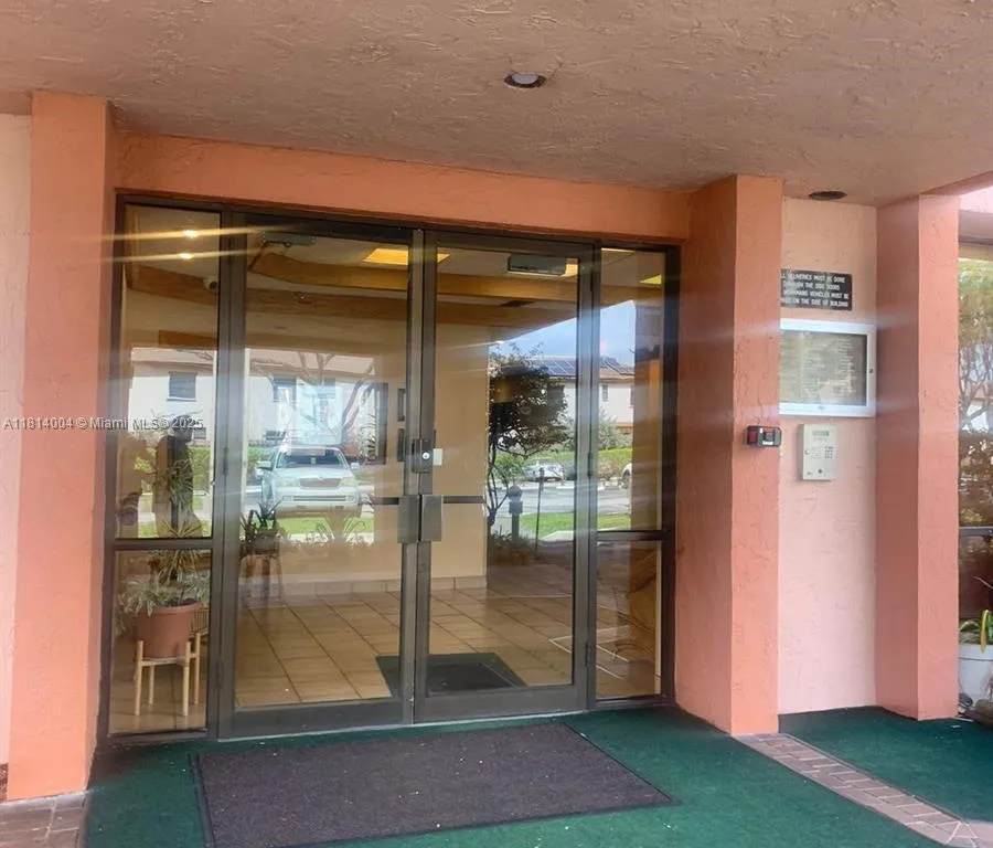 20850 San Simeon Way # 5, Miami FL 33179