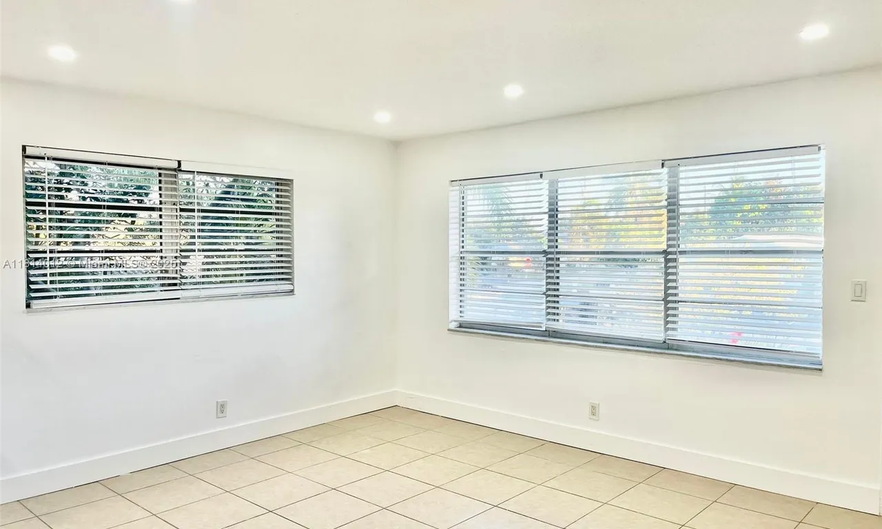 2255 SE 5th St # 10, Pompano Beach FL 33062