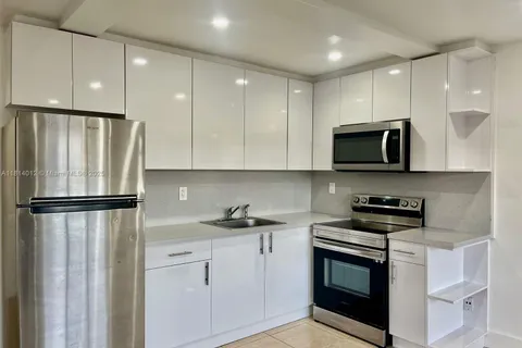 2255 SE 5th St # 10, Pompano Beach FL 33062