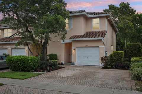 3860 NW 90th Way, Sunrise FL 33351