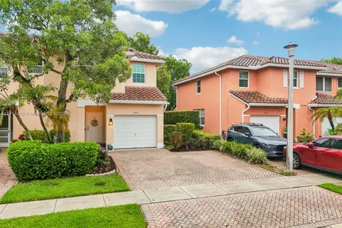 3860 NW 90th Way, Sunrise FL 33351
