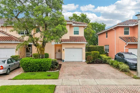 3860 NW 90th Way, Sunrise FL 33351