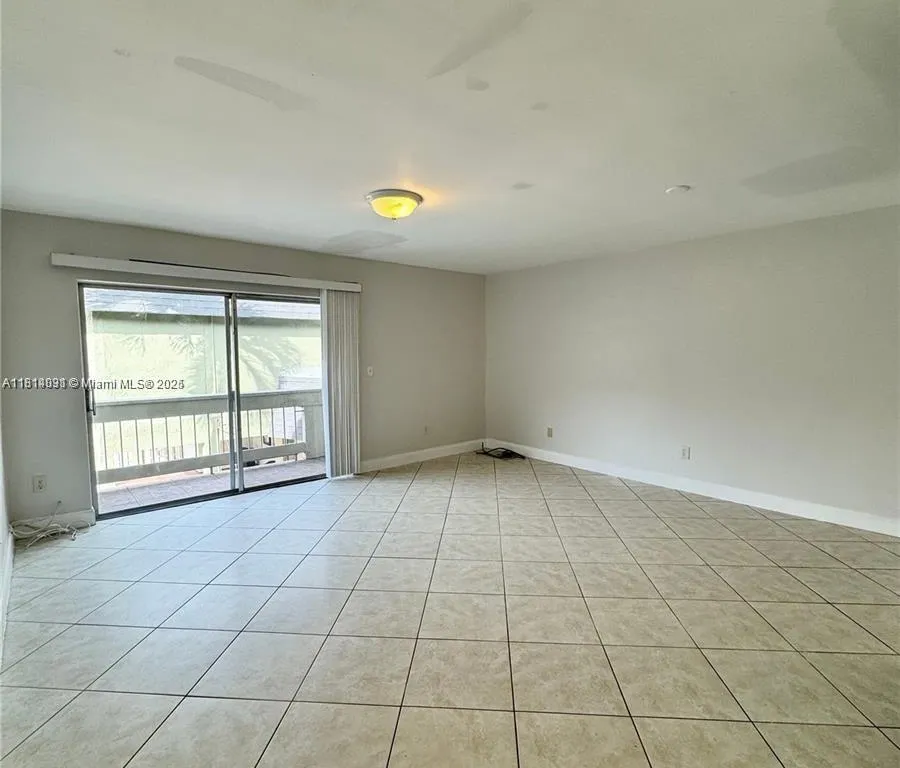 9370 SW 87th Ave # S18, Miami FL 33176