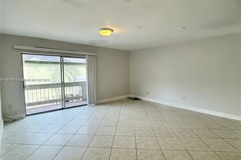 9370 SW 87th Ave # S18, Miami FL 33176