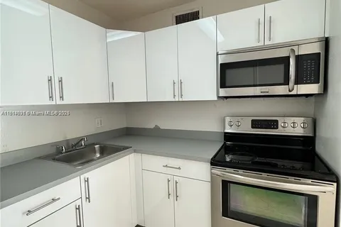 9370 SW 87th Ave # S18, Miami FL 33176