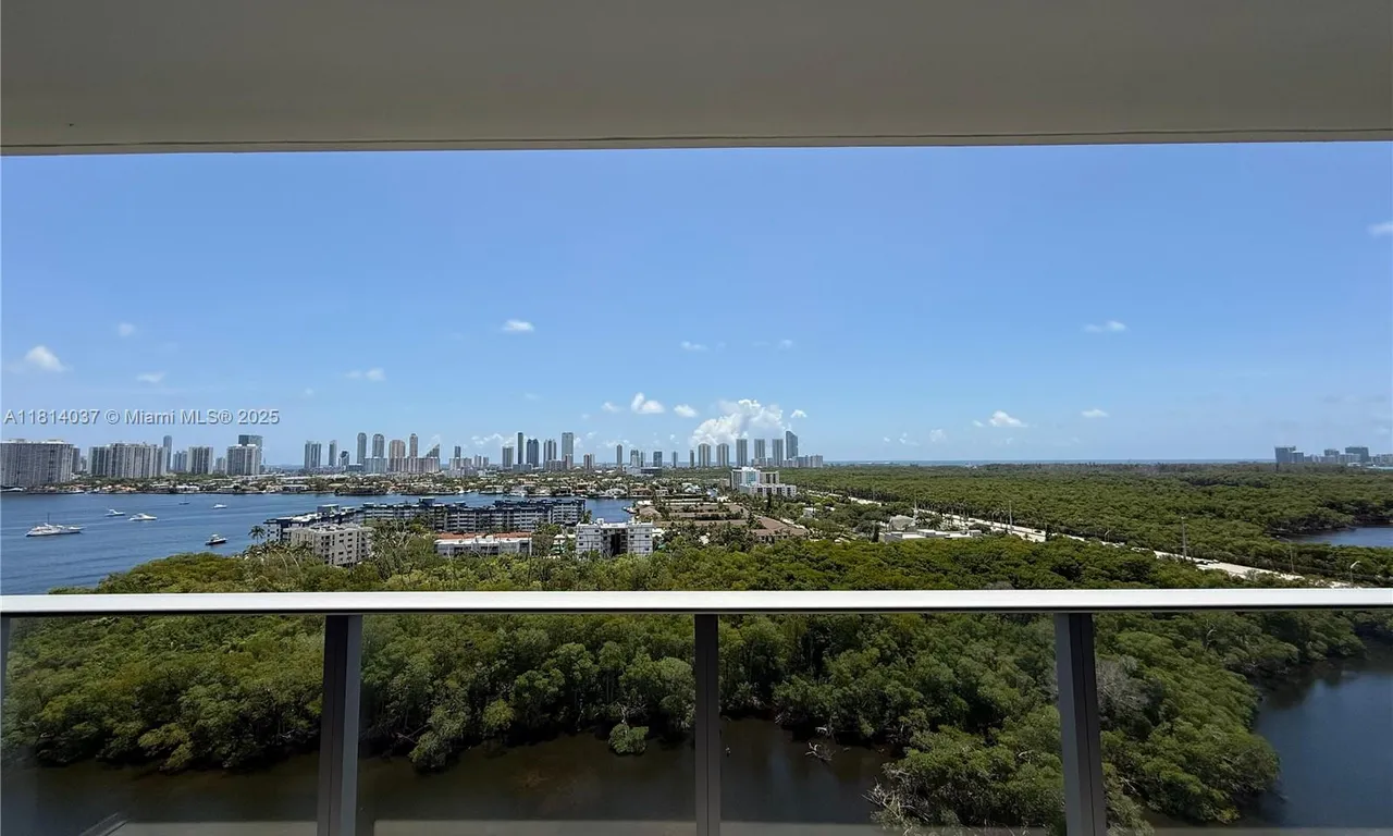 16385 Biscayne Blvd # 1720, North Miami Beach FL 33160