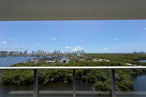 16385 Biscayne Blvd # 1720, North Miami Beach FL 33160