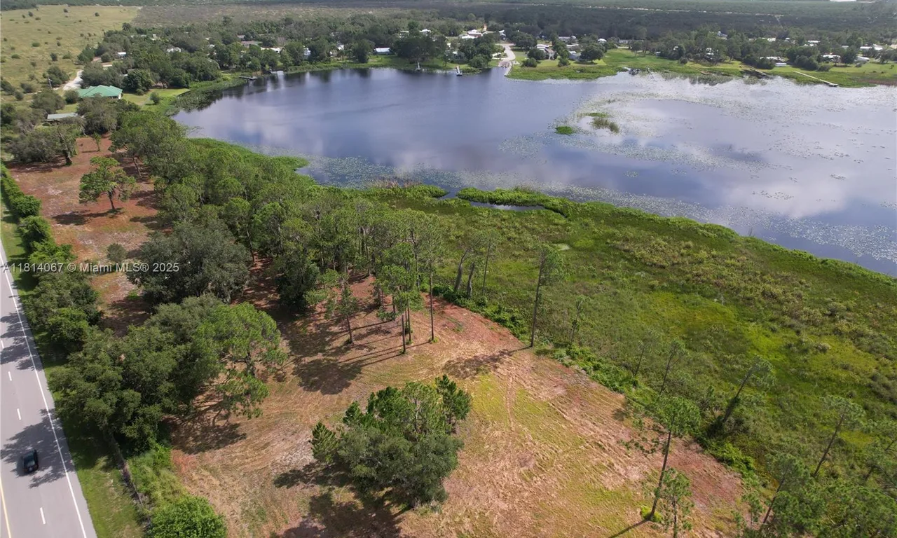 2916 Holiday Beach Dr, Avon Park FL 33825