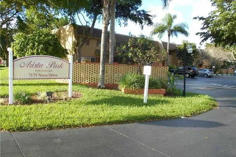 7175 Nova Dr # 204, Davie FL 33317