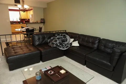 7175 Nova Dr # 204, Davie FL 33317