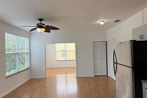 4215 Sheridan Ave # 7, Miami Beach FL 33140