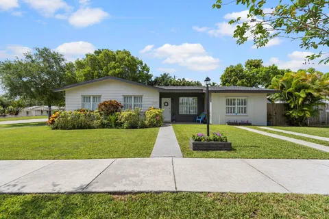 9200 SW 178th Ter, Palmetto Bay FL 33157