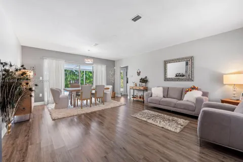9200 SW 178th Ter, Palmetto Bay FL 33157