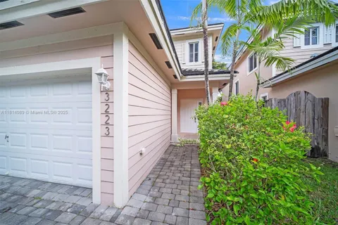 3223 SE 2nd Dr, Homestead FL 33033