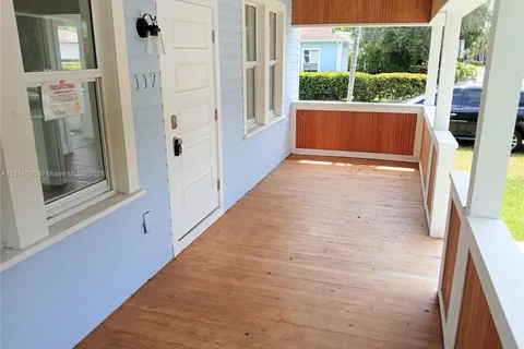 117 Florida Ave, Coral Gables FL 33133