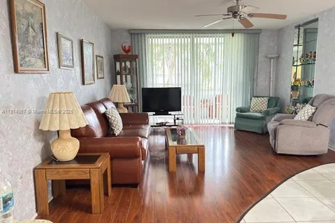 2905 Point East Dr # L116, Aventura FL 33160