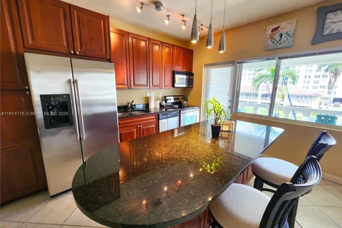 2881 NE 32nd St # 320, Fort Lauderdale FL 33306