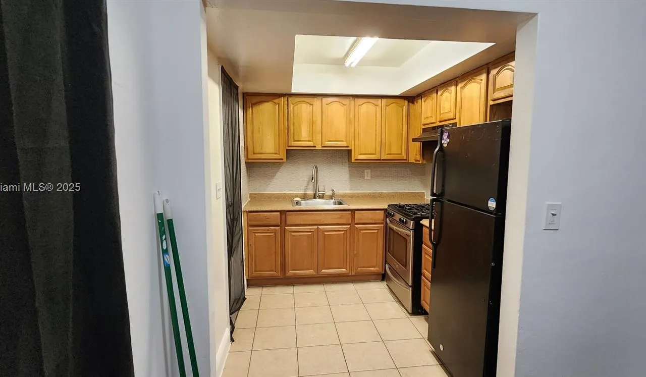 371 NE 57th Ct # B, Oakland Park FL 33334