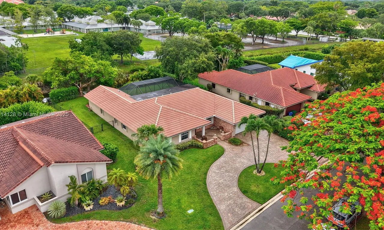 5655 NW 86th Ave, Coral Springs FL 33067