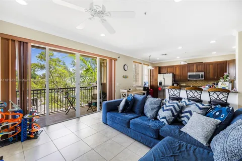 3055 NW 126th Ave # 303, Sunrise FL 33323