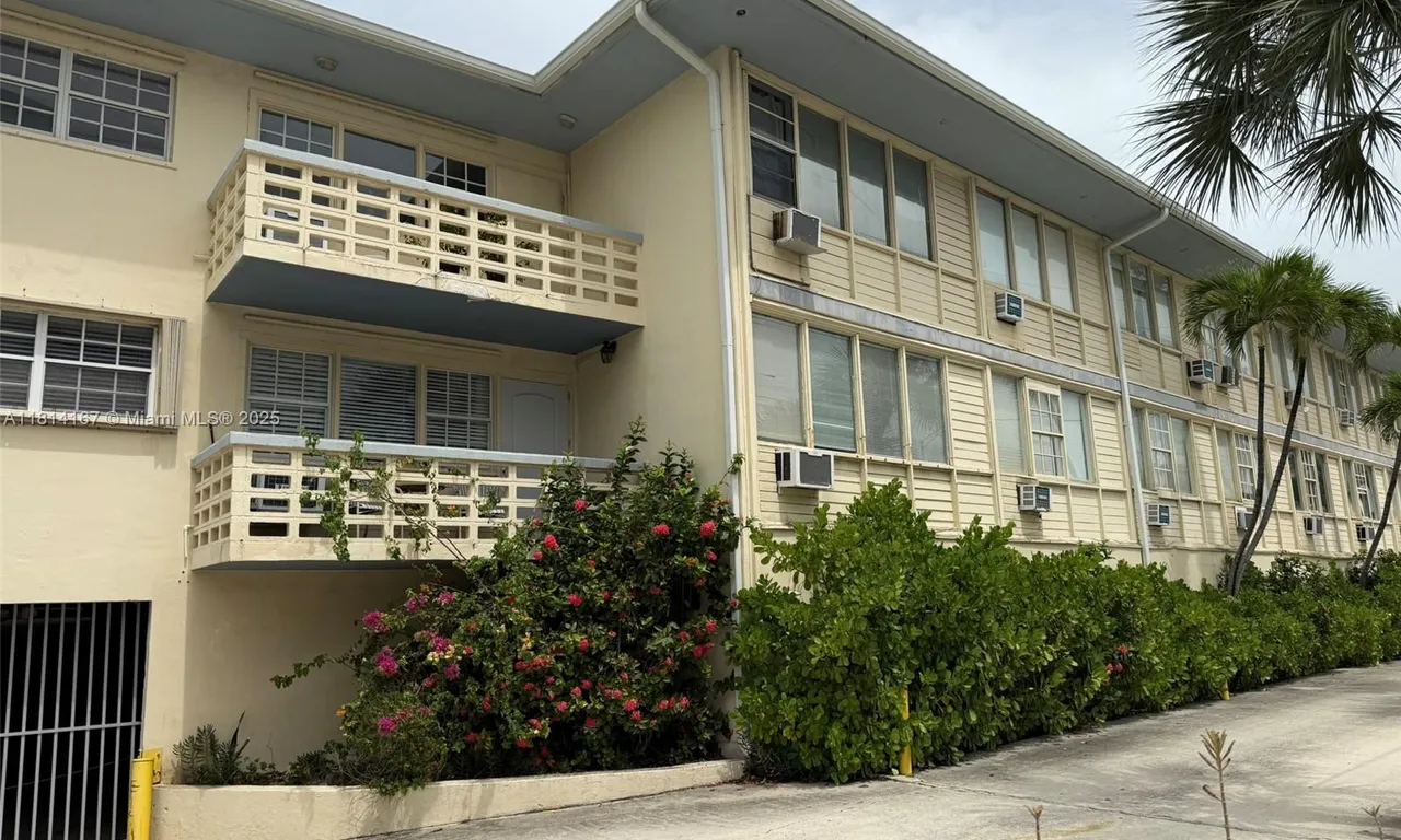 6484 Indian Creek Dr # 209, Miami Beach FL 33141