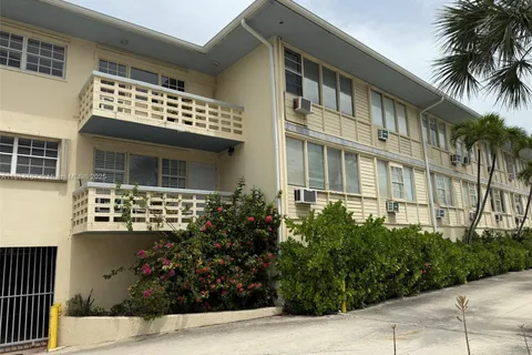 6484 Indian Creek Dr # 209, Miami Beach FL 33141