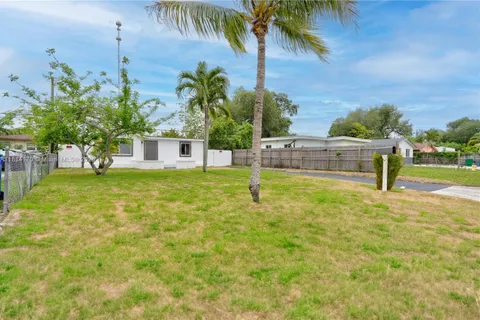 6044 SW 37th St, Miramar FL 33023