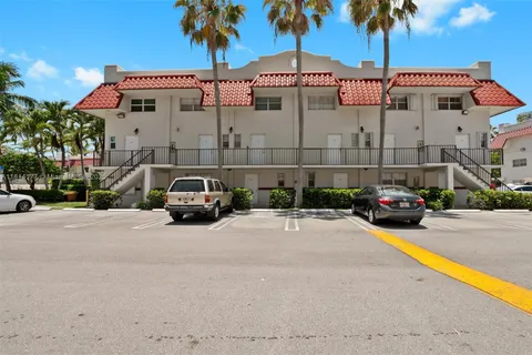 6703 N Kendall Dr # 406, Pinecrest FL 33156