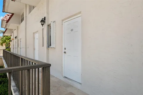 6703 N Kendall Dr # 406, Pinecrest FL 33156