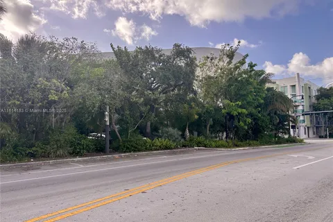 2694 INAGUA AV # 504, Miami FL 33133