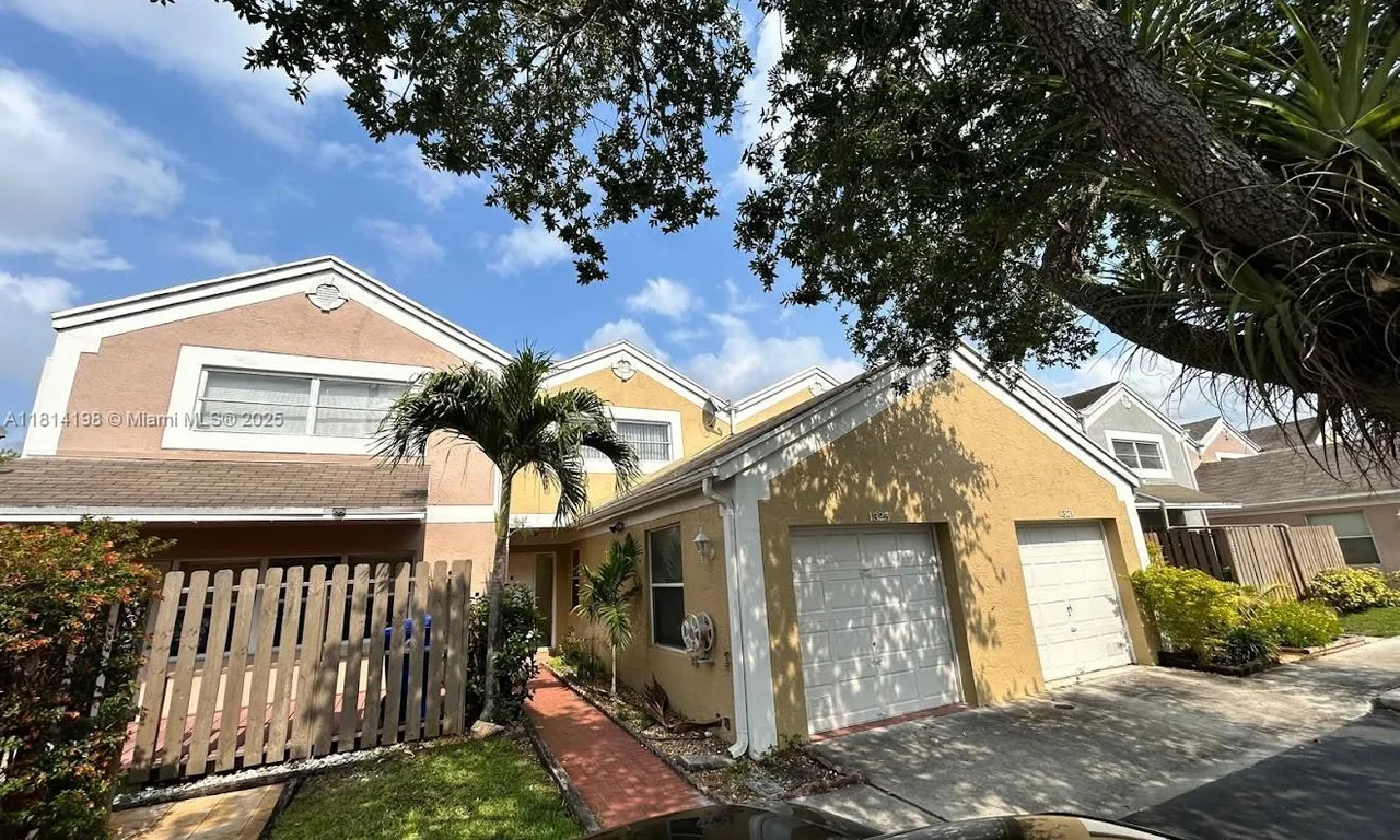 1325 NW 124th Ave # 1325, Pembroke Pines FL 33026